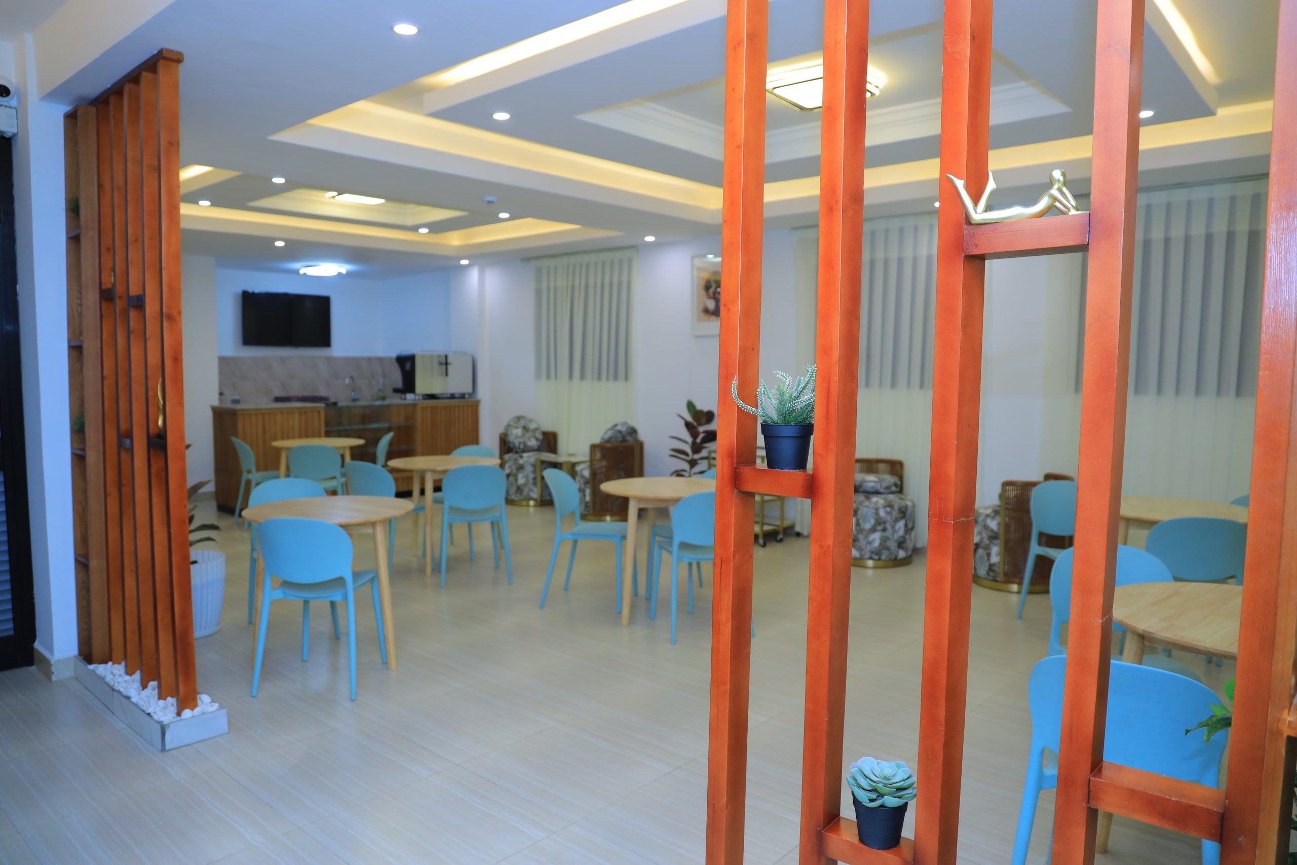 Cocktail Lounge & Bar